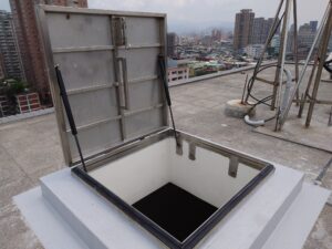 Cửa thăm mái inox